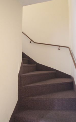 Casa à venda com 207m², 5 quartos e 6 vagasEscada