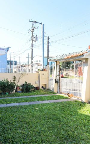 Casa à venda com 247m², 3 quartos e 3 vagas Casa à venda com 247m², 3 quartos e 3 vagasÁrea externa