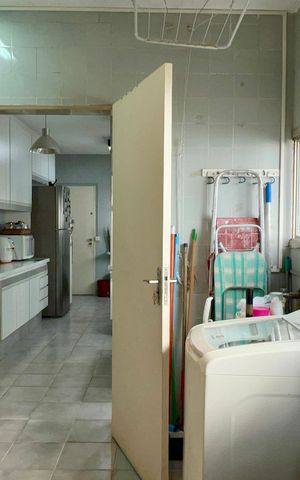 Apartamento à venda com 160m², 3 quartos e 1 vaga Apartamento à venda com 160m², 3 quartos e 1 vagaÁrea de Serviço