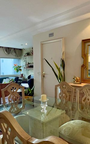 Apartamento à venda com 160m², 3 quartos e 1 vaga Apartamento à venda com 160m², 3 quartos e 1 vagaSala de Jantar