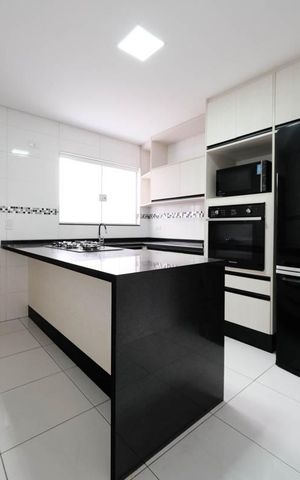 Casa à venda com 168m², 3 quartos e 2 vagasCozinha