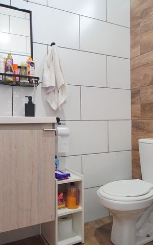 Casa à venda com 90m², 3 quartos e 3 vagasBanheiro