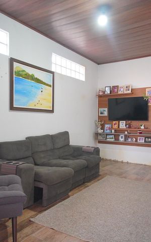 Casa à venda com 90m², 3 quartos e 3 vagasSala
