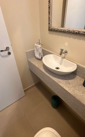Apartamento à venda com 178m², 4 quartos e 3 vagas Apartamento à venda com 178m², 4 quartos e 3 vagasLavabo