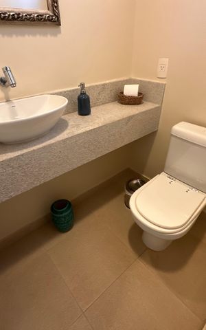 Apartamento à venda com 178m², 4 quartos e 3 vagas Apartamento à venda com 178m², 4 quartos e 3 vagasLavabo