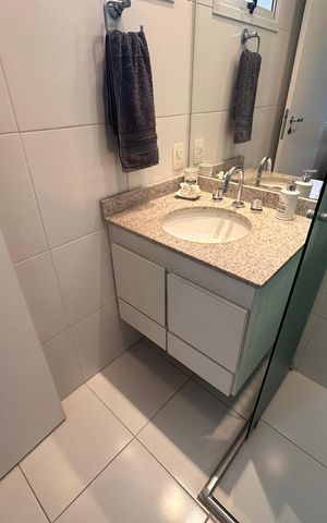 Apartamento à venda com 178m², 4 quartos e 3 vagas Apartamento à venda com 178m², 4 quartos e 3 vagasBanheiro 1