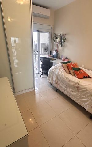 Apartamento à venda com 178m², 4 quartos e 3 vagas Apartamento à venda com 178m², 4 quartos e 3 vagasQuarto 1