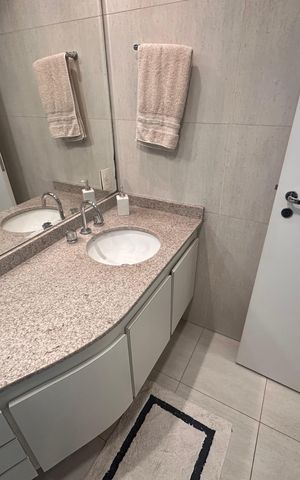 Apartamento à venda com 178m², 4 quartos e 3 vagas Apartamento à venda com 178m², 4 quartos e 3 vagasBanheiro 2