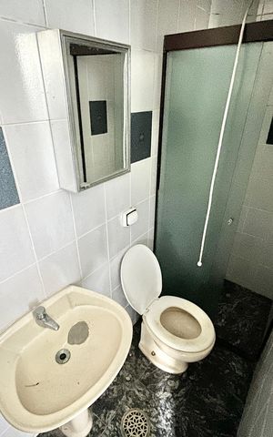 Casa à venda com 280m², 4 quartos e 4 vagas Casa à venda com 280m², 4 quartos e 4 vagasBanheiro de serviço