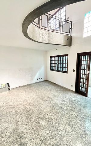 Casa à venda com 280m², 4 quartos e 4 vagas Casa à venda com 280m², 4 quartos e 4 vagasSala