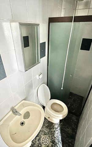 Casa à venda com 280m², 4 quartos e 4 vagas Casa à venda com 280m², 4 quartos e 4 vagasBanheiro de serviço