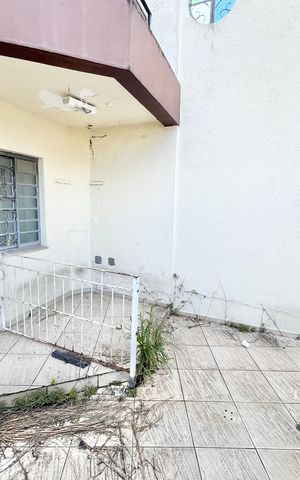 Casa à venda com 280m², 4 quartos e 4 vagas Casa à venda com 280m², 4 quartos e 4 vagasQuintal de serviço