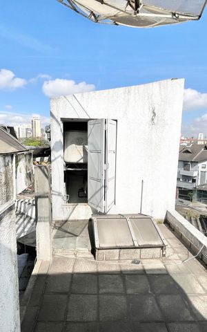 Casa à venda com 280m², 4 quartos e 4 vagas Casa à venda com 280m², 4 quartos e 4 vagasVaranda 2