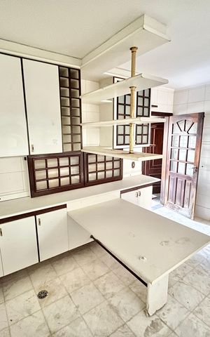Casa à venda com 280m², 4 quartos e 4 vagas Casa à venda com 280m², 4 quartos e 4 vagasCozinha