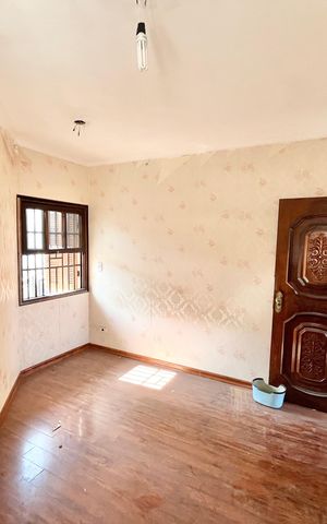 Casa à venda com 280m², 4 quartos e 4 vagas Casa à venda com 280m², 4 quartos e 4 vagasQuarto 3