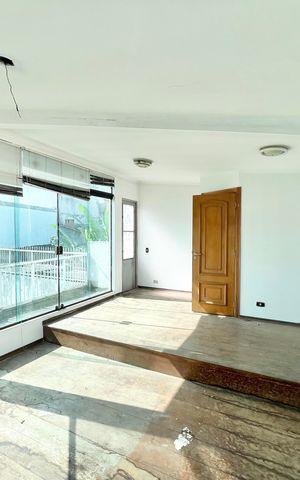 Casa à venda com 280m², 4 quartos e 4 vagas Casa à venda com 280m², 4 quartos e 4 vagasQuarto 4 - Suíte