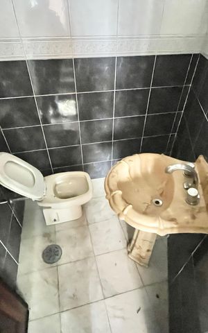 Casa à venda com 280m², 4 quartos e 4 vagas Casa à venda com 280m², 4 quartos e 4 vagasLavabo