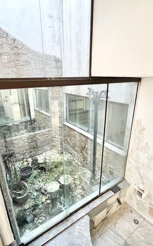 Casa à venda com 280m², 4 quartos e 4 vagas Casa à venda com 280m², 4 quartos e 4 vagasCopa / Jardim de inverno
