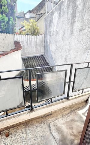 Casa à venda com 280m², 4 quartos e 4 vagas Casa à venda com 280m², 4 quartos e 4 vagasQuarto 2 Varanda