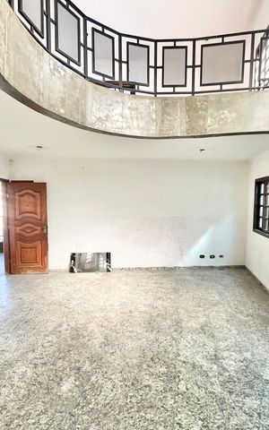 Casa à venda com 280m², 4 quartos e 4 vagas Casa à venda com 280m², 4 quartos e 4 vagasSala