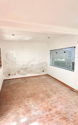 Casa à venda com 280m², 4 quartos e 4 vagas Casa à venda com 280m², 4 quartos e 4 vagasSala 2