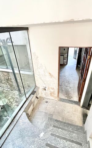 Casa à venda com 280m², 4 quartos e 4 vagas Casa à venda com 280m², 4 quartos e 4 vagasCopa / Jardim de inverno