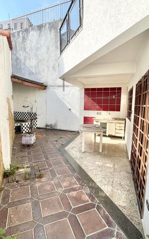 Casa à venda com 280m², 4 quartos e 4 vagas Casa à venda com 280m², 4 quartos e 4 vagasQuintal