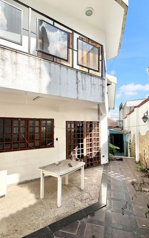 Casa à venda com 280m², 4 quartos e 4 vagas Casa à venda com 280m², 4 quartos e 4 vagasQuintal