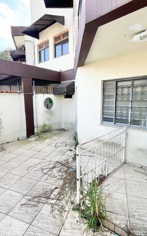 Casa à venda com 280m², 4 quartos e 4 vagas Casa à venda com 280m², 4 quartos e 4 vagasQuintal de serviço