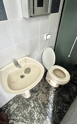 Casa à venda com 280m², 4 quartos e 4 vagas Casa à venda com 280m², 4 quartos e 4 vagasBanheiro de serviço