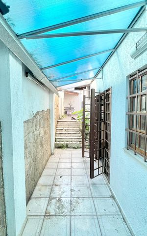 Casa à venda com 280m², 4 quartos e 4 vagas Casa à venda com 280m², 4 quartos e 4 vagasQuintal
