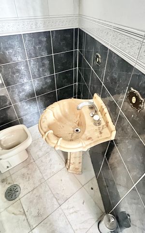 Casa à venda com 280m², 4 quartos e 4 vagas Casa à venda com 280m², 4 quartos e 4 vagasLavabo