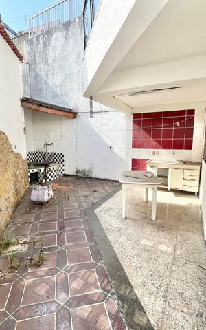 Casa à venda com 280m², 4 quartos e 4 vagas Casa à venda com 280m², 4 quartos e 4 vagasQuintal