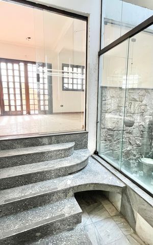 Casa à venda com 280m², 4 quartos e 4 vagas Casa à venda com 280m², 4 quartos e 4 vagasCopa / Jardim de inverno