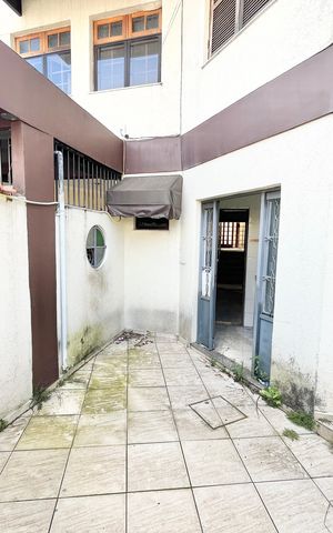 Casa à venda com 280m², 4 quartos e 4 vagas Casa à venda com 280m², 4 quartos e 4 vagasQuintal de serviço