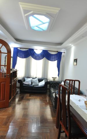 Casa à venda com 160m², 3 quartos e 2 vagasSala