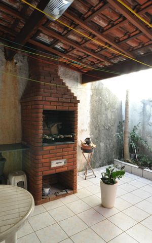 Casa à venda com 160m², 3 quartos e 2 vagasChurrasqueira