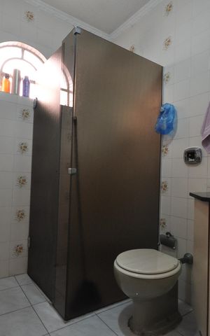 Casa à venda com 160m², 3 quartos e 2 vagasBanheiro 1