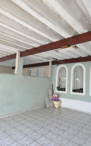 Casa à venda com 160m², 3 quartos e 2 vagasGaragem