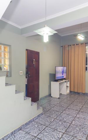 Casa para alugar com 230m², 3 quartos e 2 vagas Casa para alugar com 230m², 3 quartos e 2 vagasSala
