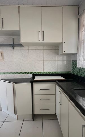 Casa à venda com 52m², 3 quartos e sem vaga Casa à venda com 52m², 3 quartos e sem vagaCozinha