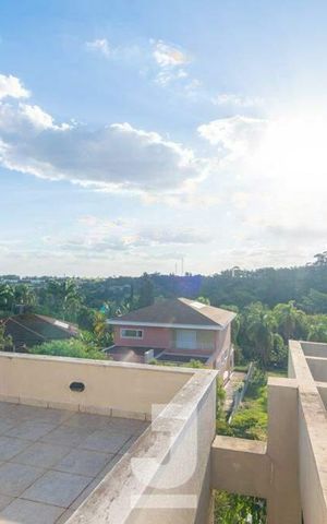 Casa de condomínio à venda com 472m², 4 quartos e 3 vagas