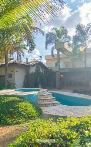 Casa de condomínio à venda com 472m², 4 quartos e 3 vagas