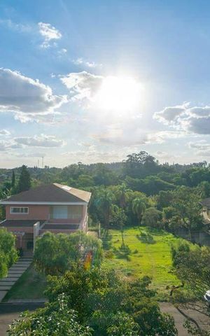 Casa de condomínio à venda com 472m², 4 quartos e 3 vagas