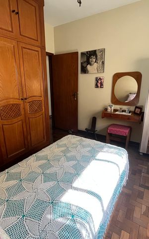 Casa à venda com 405m², 6 quartos e 3 vagas Casa à venda com 405m², 6 quartos e 3 vagasQuarto 4
