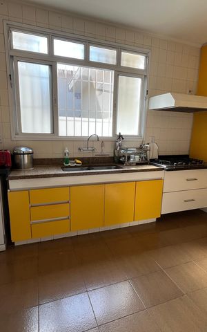 Casa à venda com 405m², 6 quartos e 3 vagas Casa à venda com 405m², 6 quartos e 3 vagasCozinha