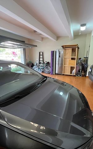 Casa à venda com 405m², 6 quartos e 3 vagas Casa à venda com 405m², 6 quartos e 3 vagasGaragem