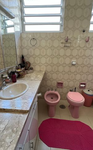 Casa à venda com 405m², 6 quartos e 3 vagas Casa à venda com 405m², 6 quartos e 3 vagasBanheiro