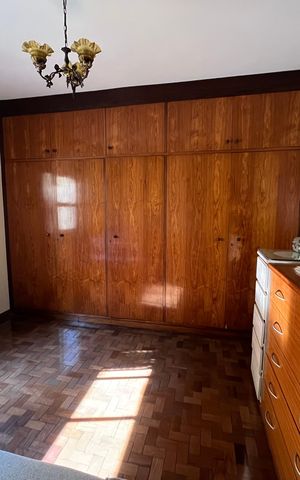Casa à venda com 405m², 6 quartos e 3 vagas Casa à venda com 405m², 6 quartos e 3 vagasQuarto 3