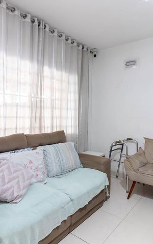 Casa à venda com 109m², 2 quartos e 2 vagasSala